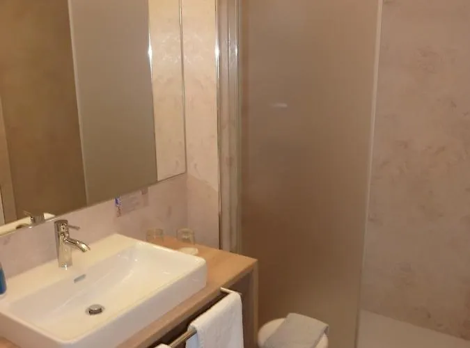 Gasthof Goldenes Schiff Inn